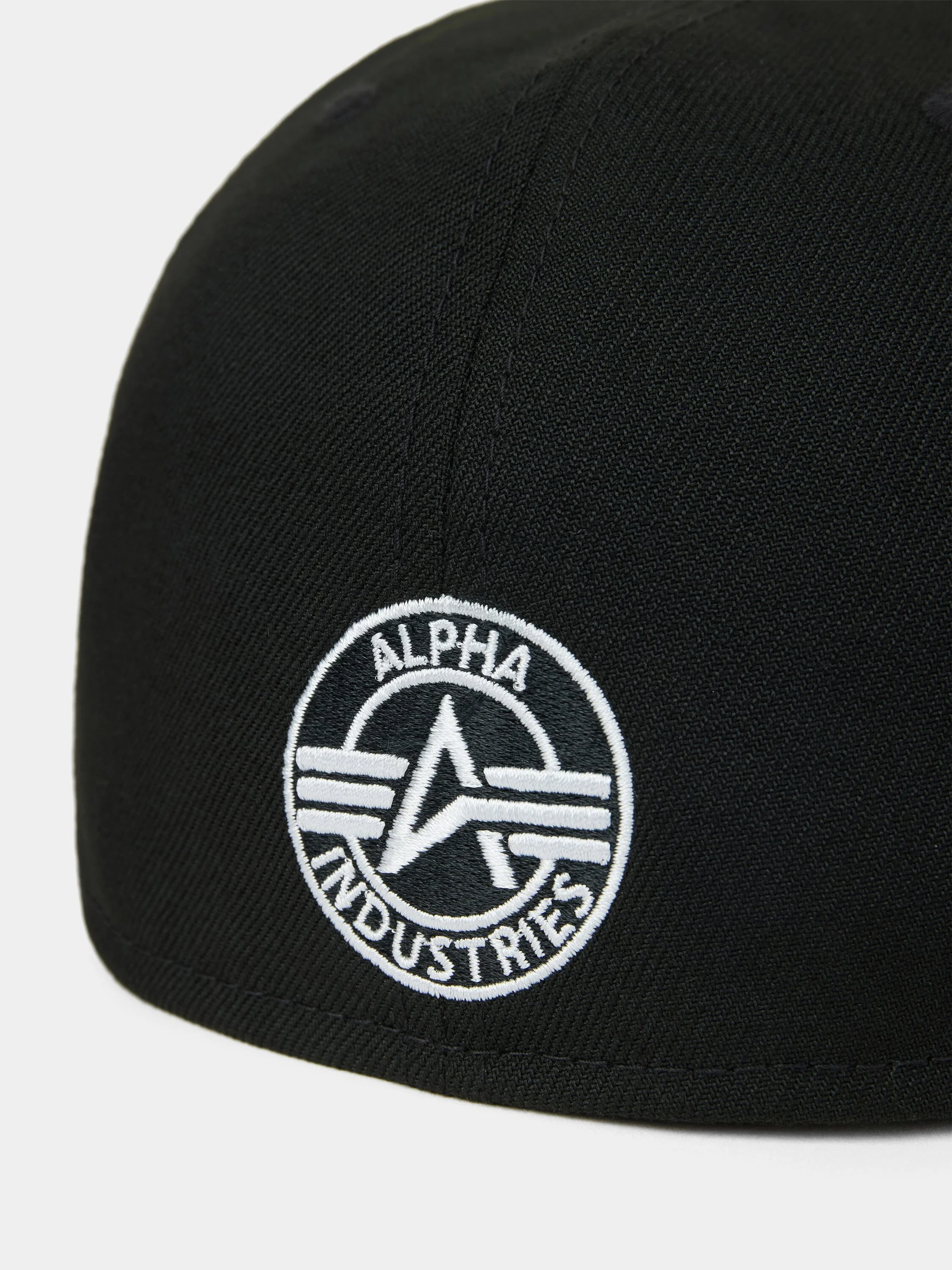 ALPHA INDUSTRIES X NEW ERA 59FIFTY CAGE CODE HAT - Image 4