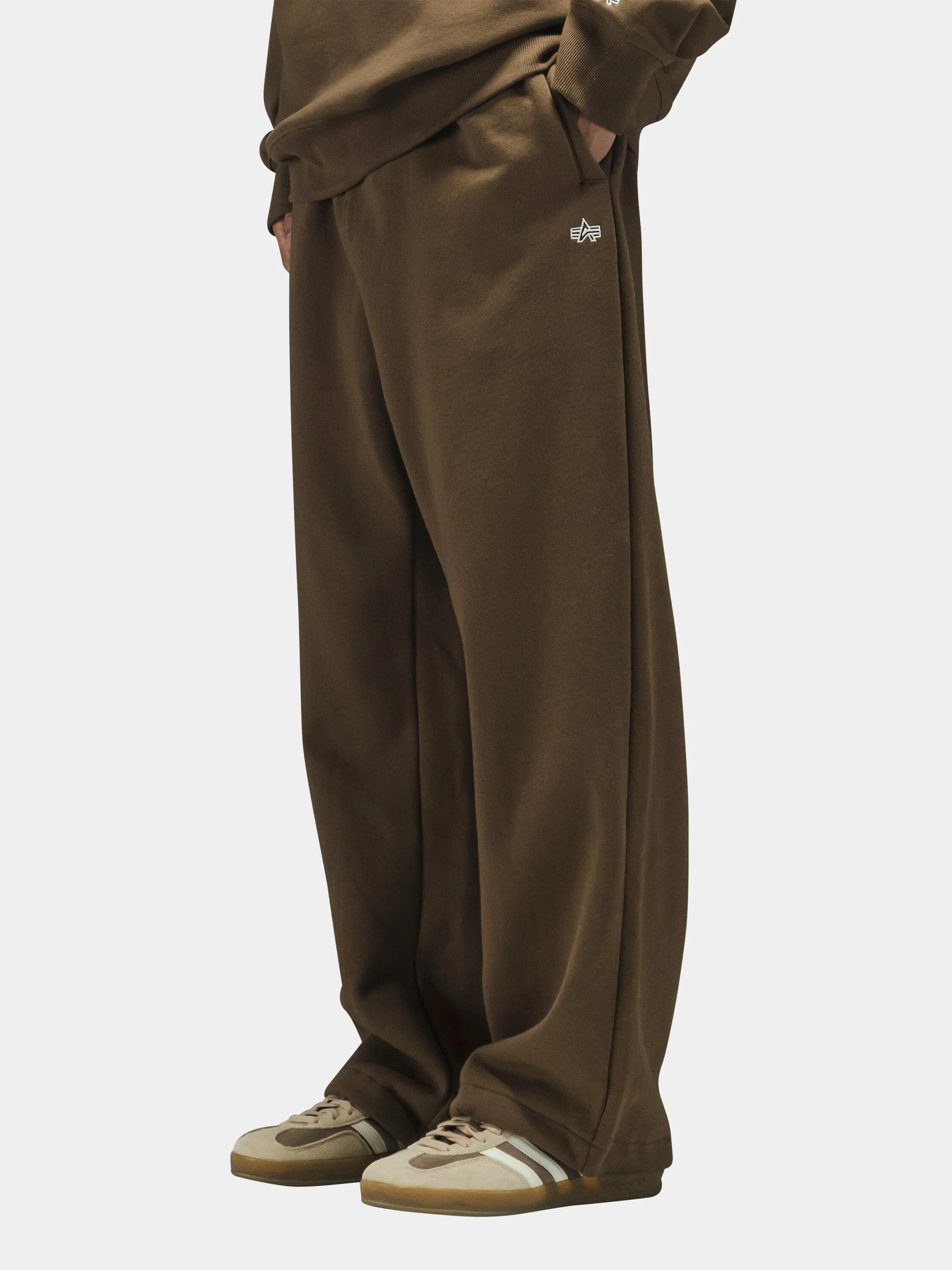 ESSENTIAL SWEATPANTS (SEASONAL) - Image 3