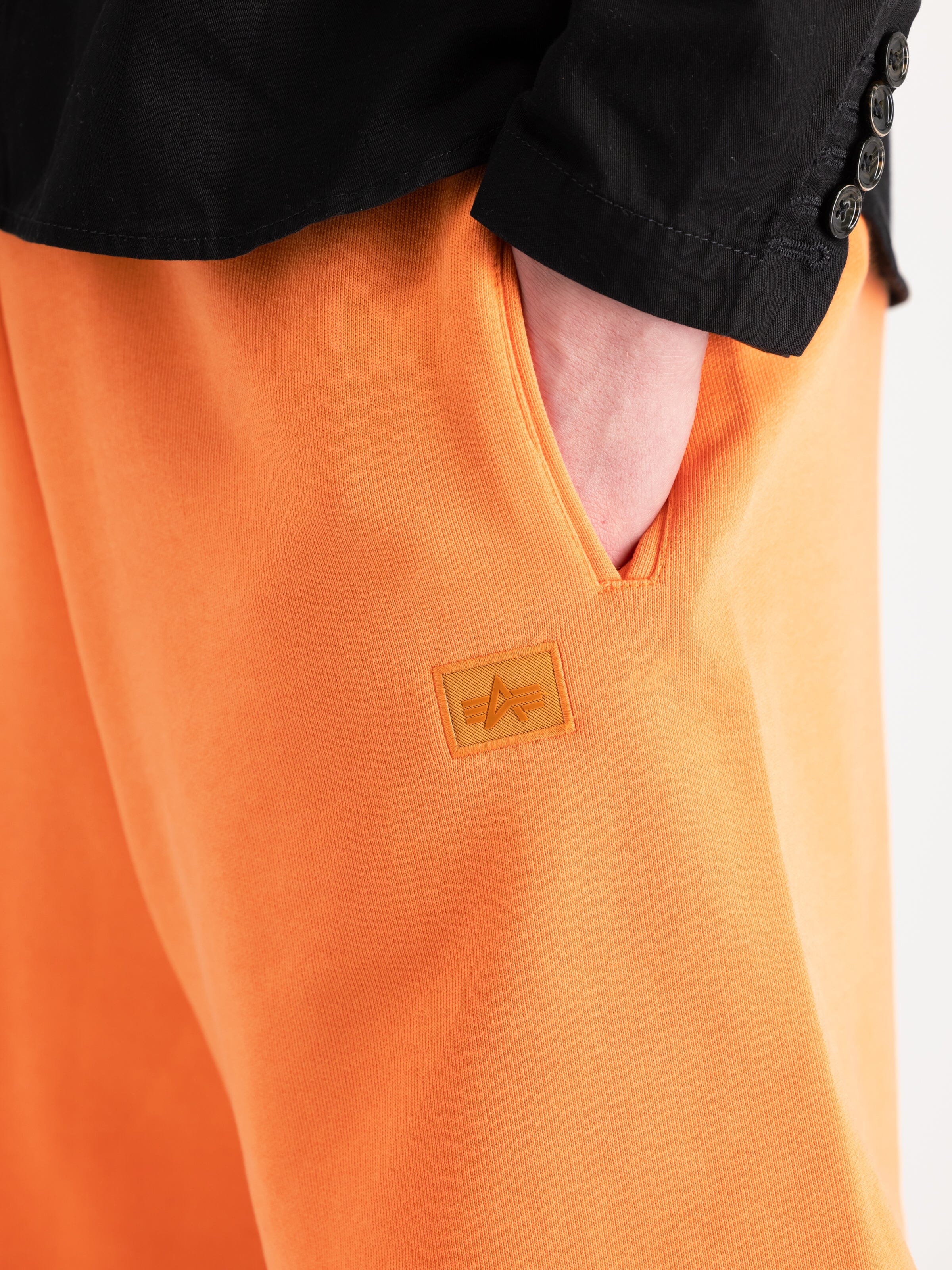 ALPHA ESSENTIAL RELAXED SHORT - Image 2