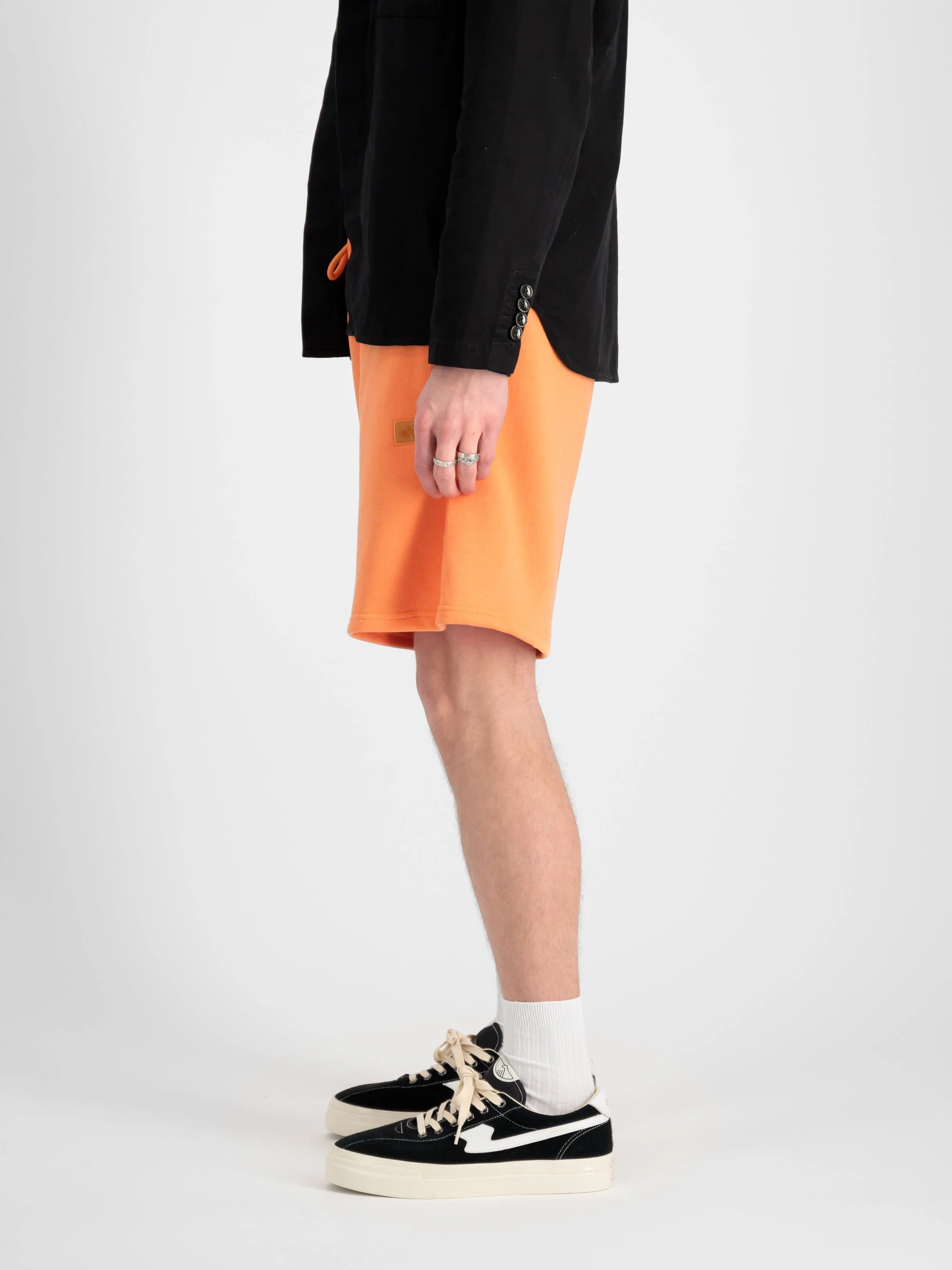 ALPHA ESSENTIAL RELAXED SHORT - Image 4