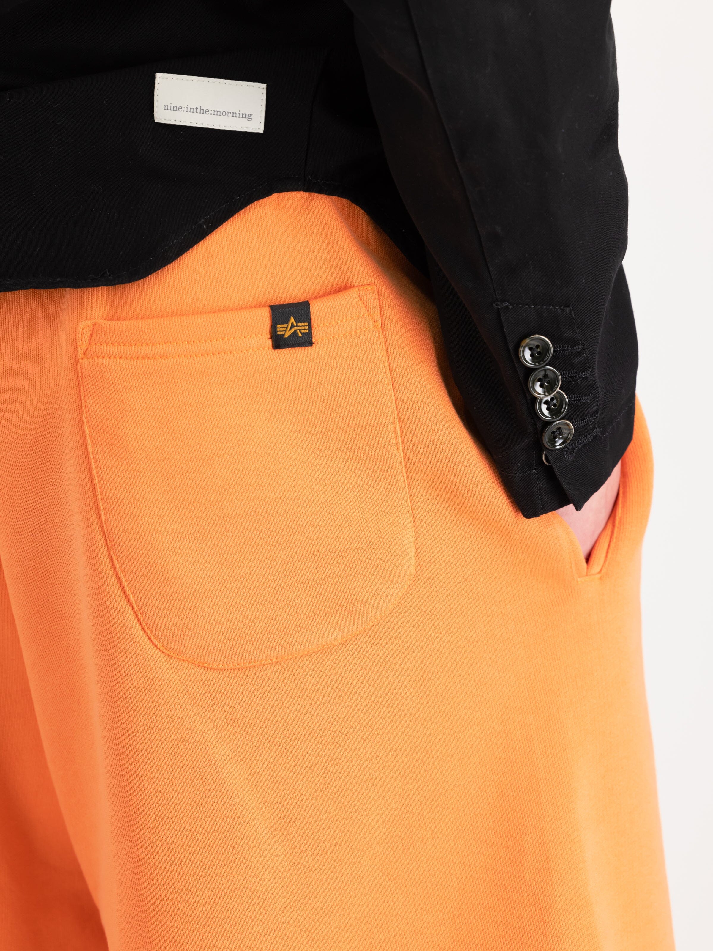 ALPHA ESSENTIAL RELAXED SHORT - Image 6