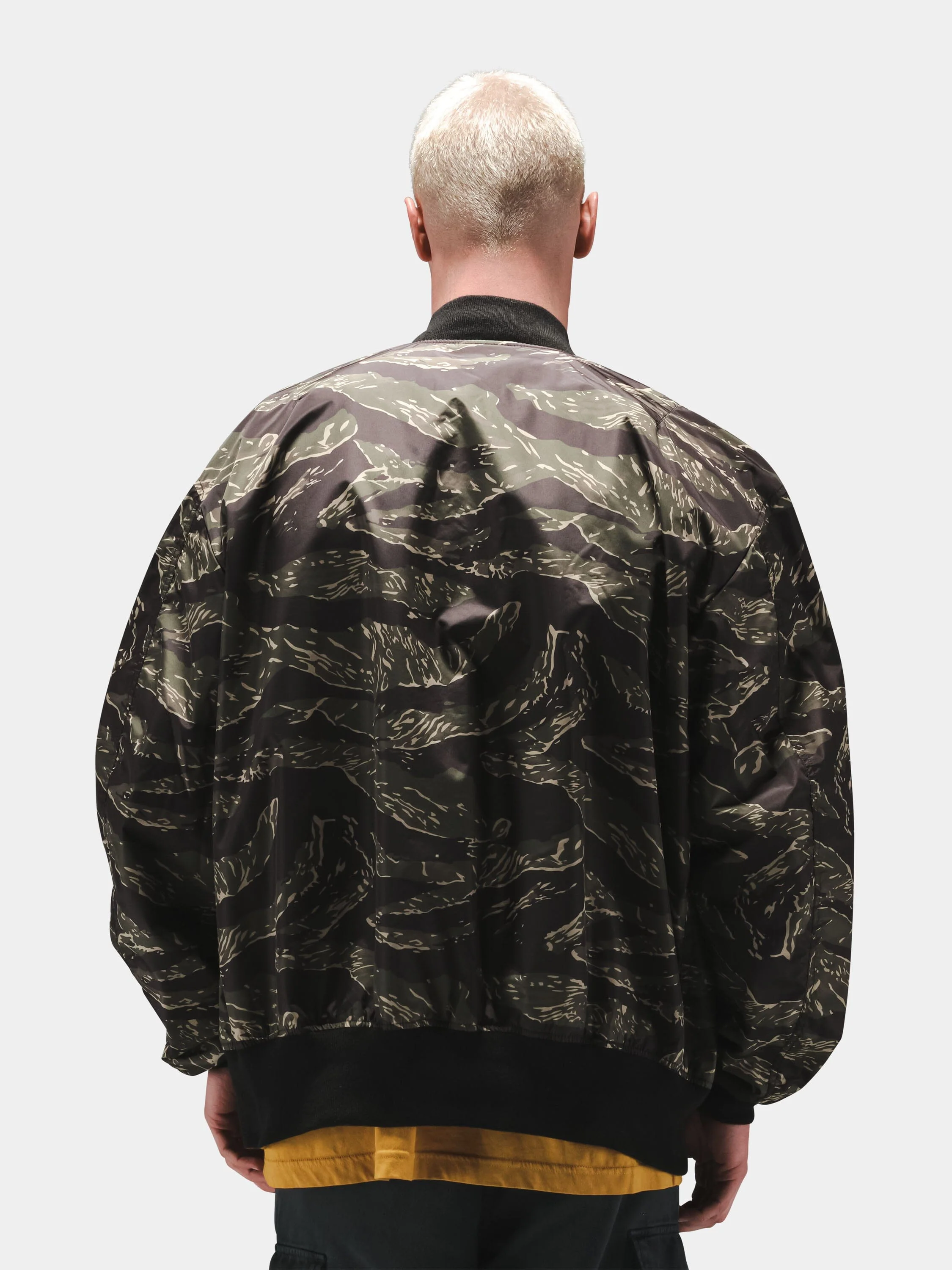 L-2B OVERSIZED FLIGHT JACKET - Image 4