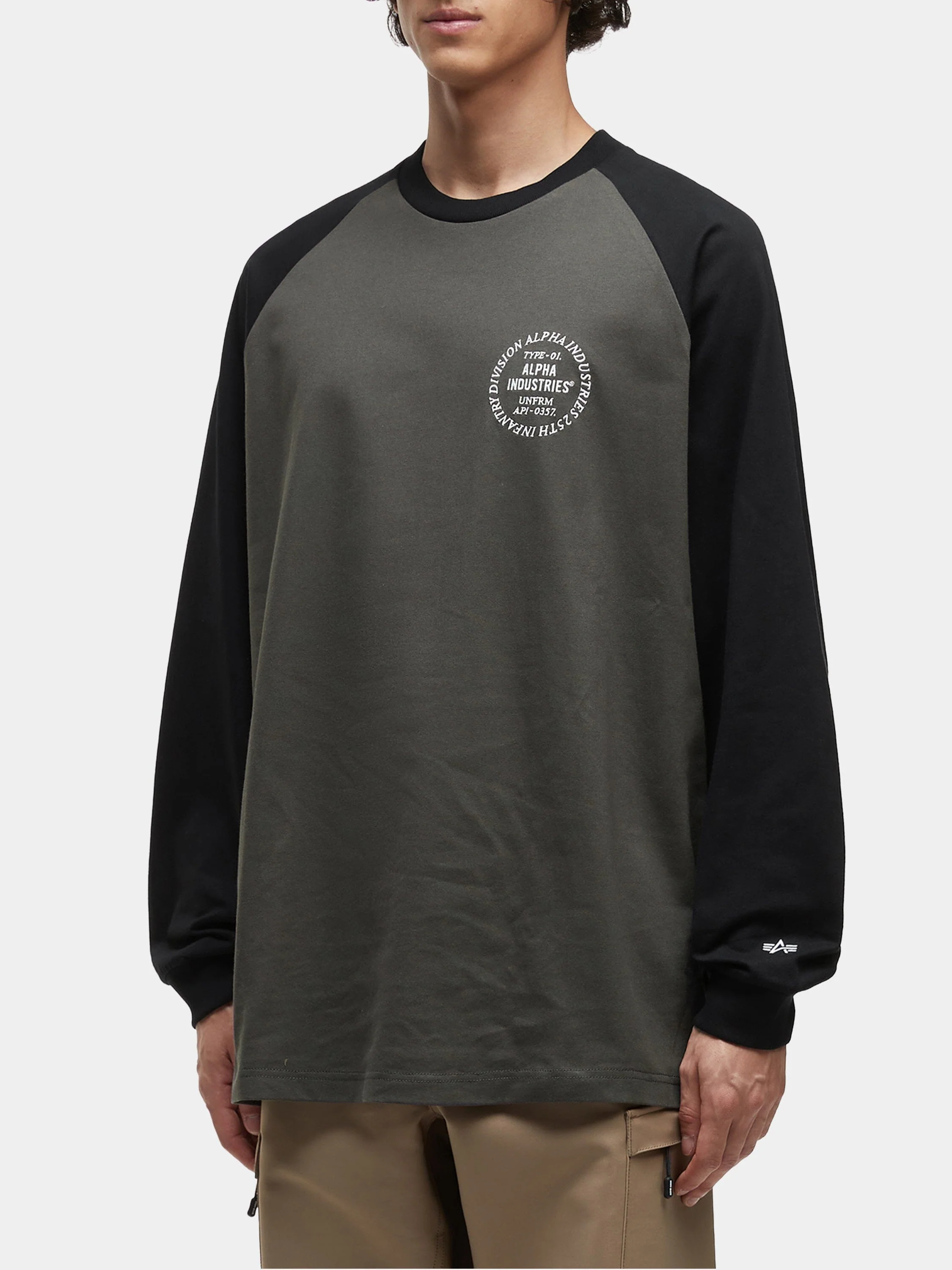 UNFRM LONG-SLEEVED RAGLAN T-SHIRT - Image 11