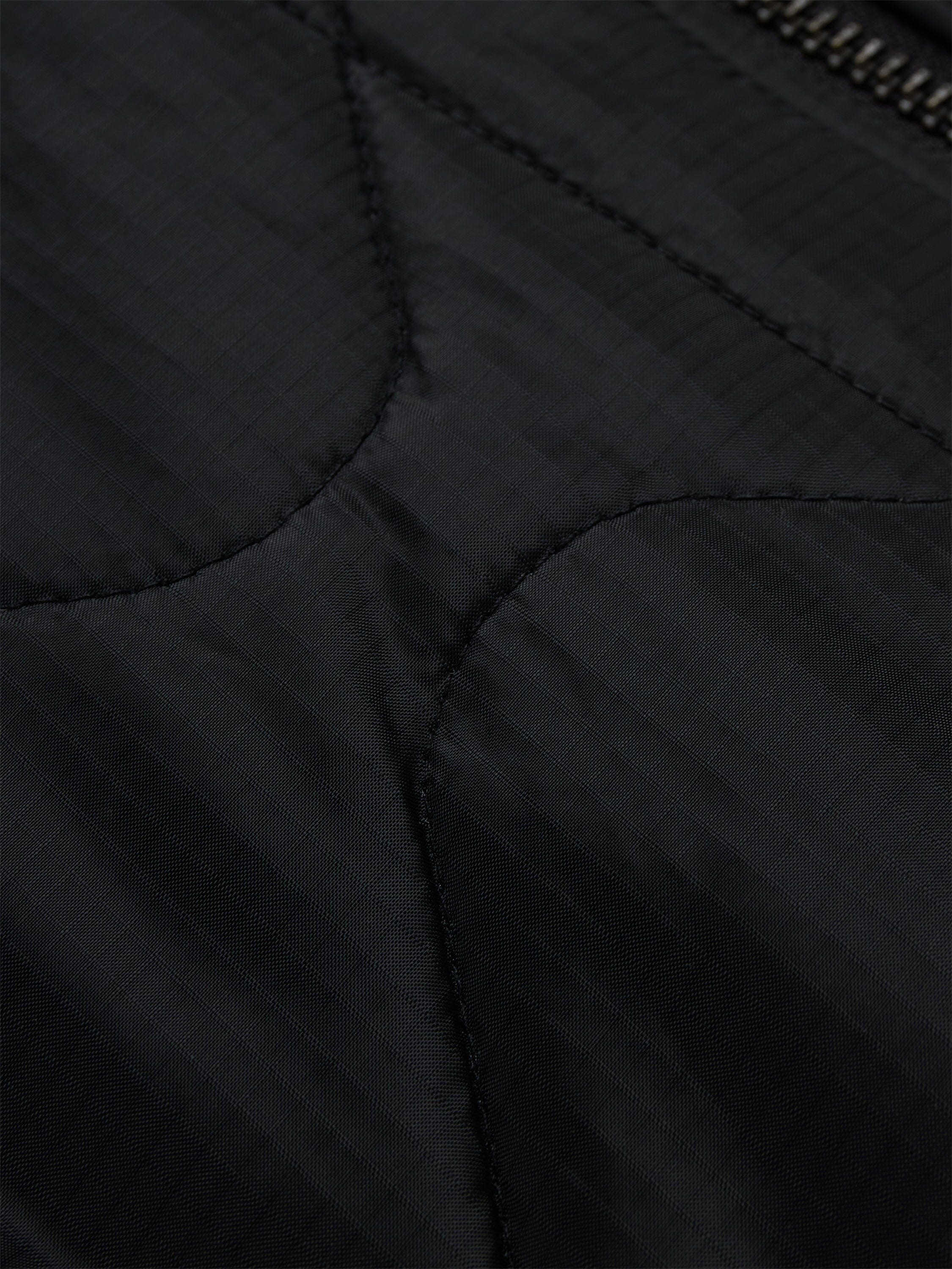 L-2B RELAXED QUILTED FLIGHT JACKET - Image 35