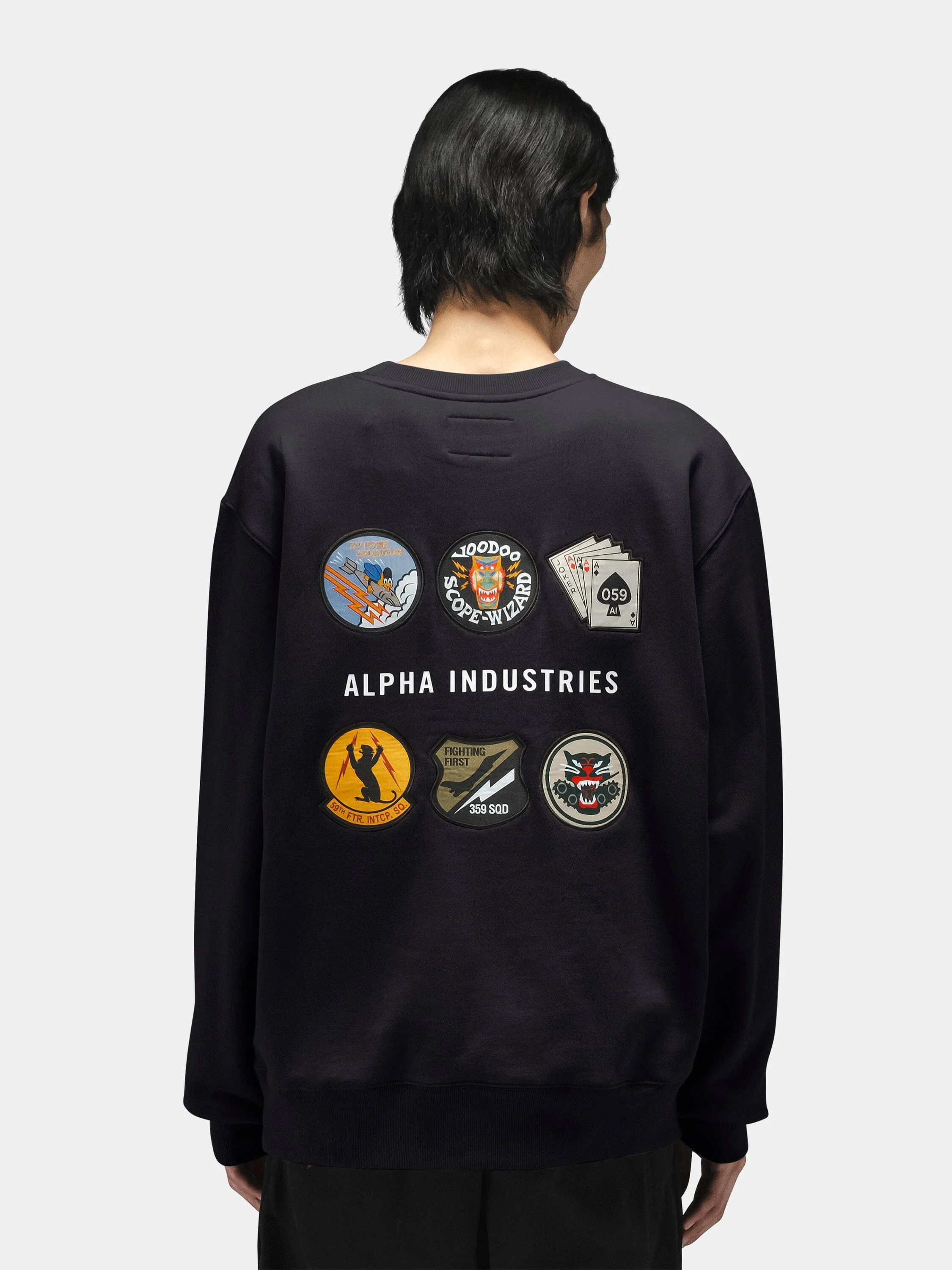 PATCHED CREWNECK - Image 4