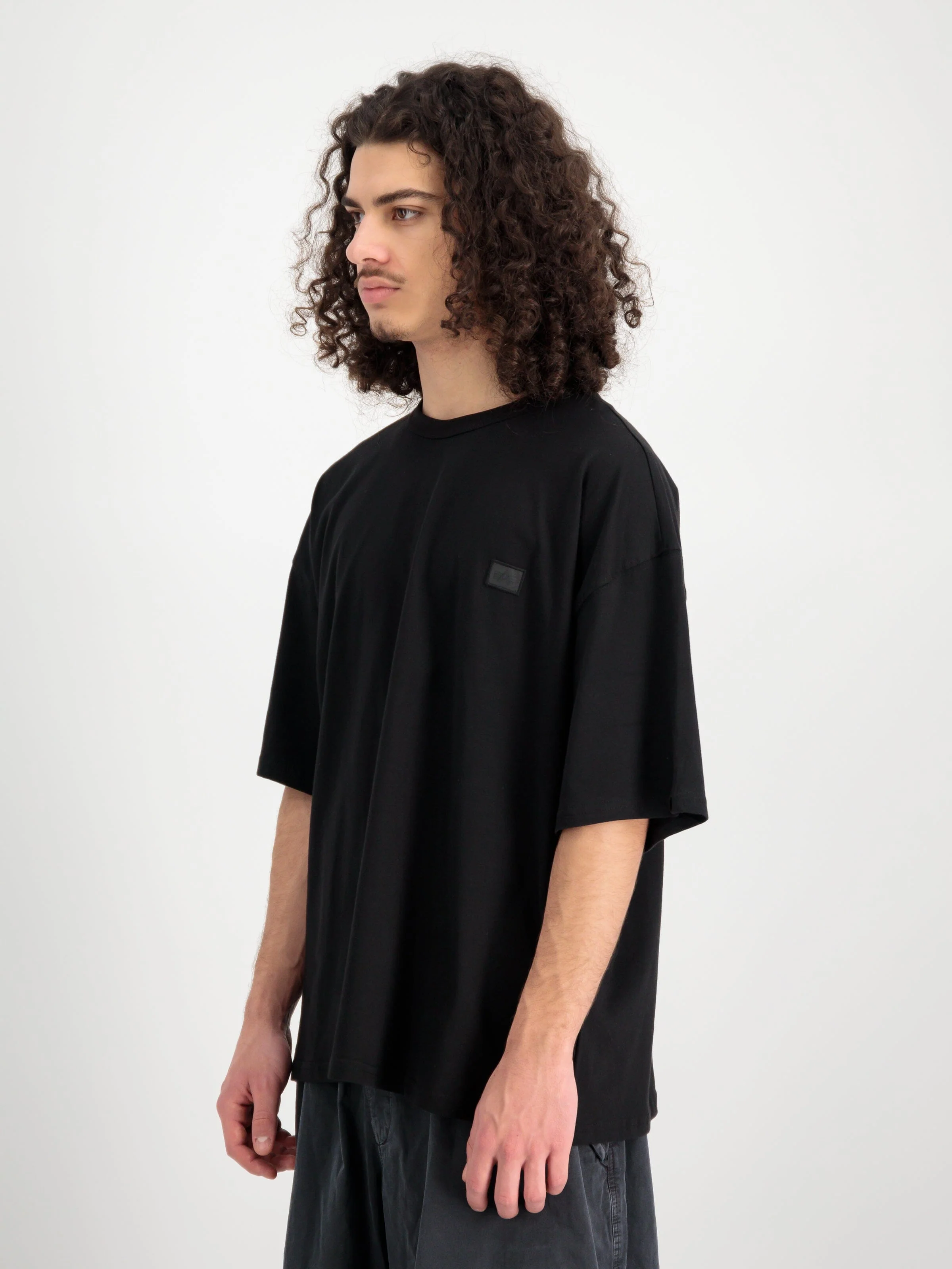 ALPHA ESSENTIAL RELAXED TEE - Image 2