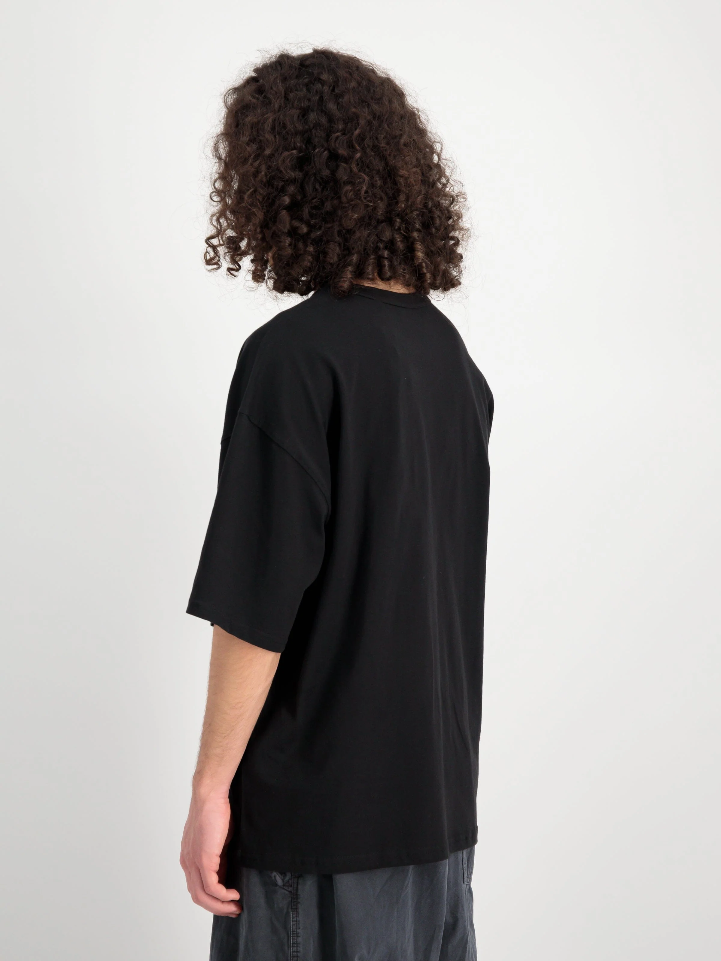 ALPHA ESSENTIAL RELAXED TEE - Image 3