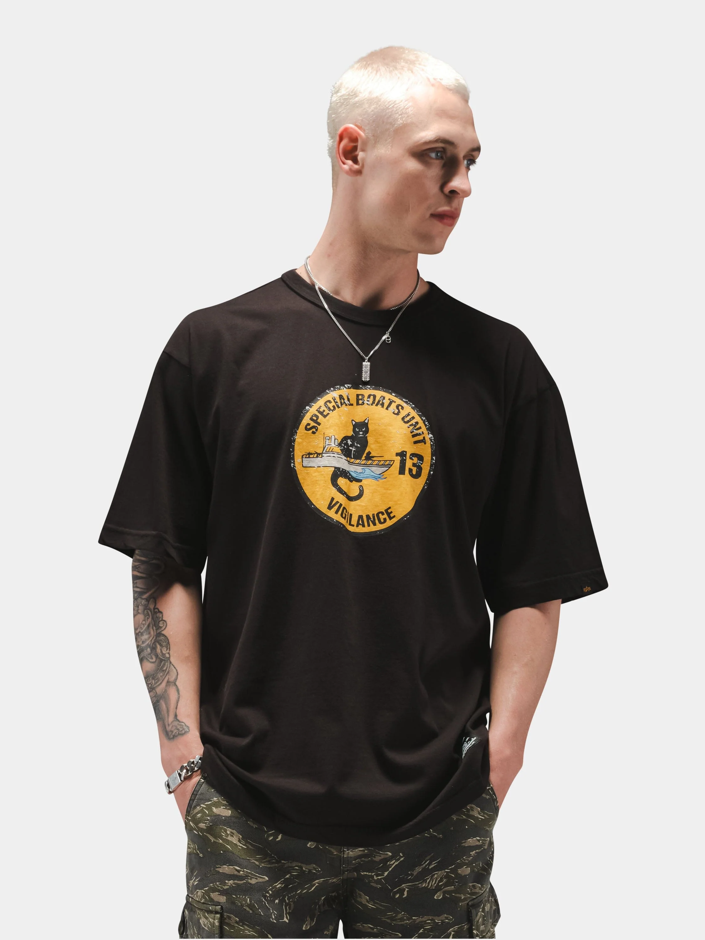 RELAXED BLACK CAT TEE - Image 2